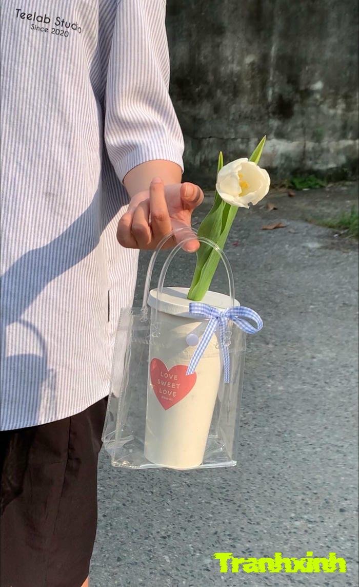 ảnh 1 bông hoa cắm bình