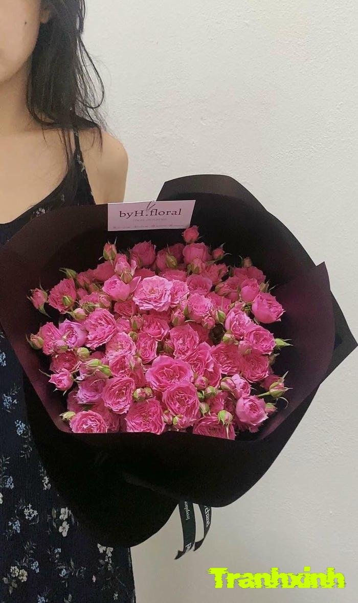 bó hoa và giấy gói