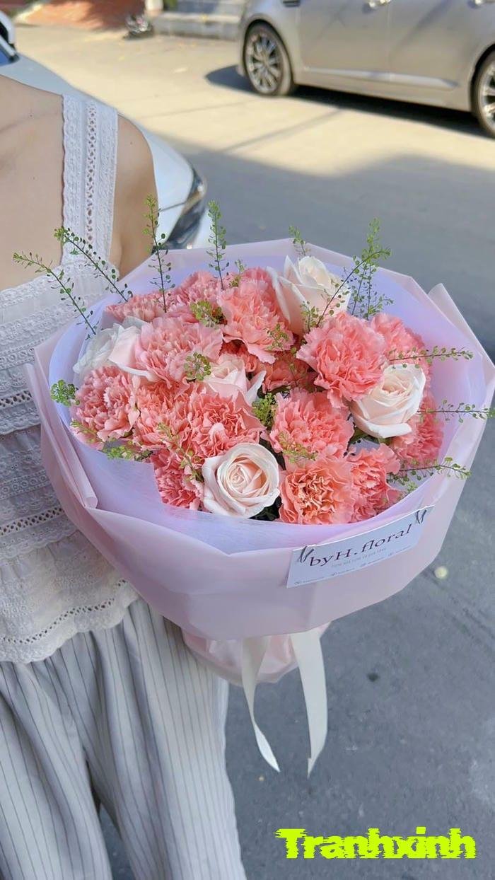 bó hoa và hạnh phúc