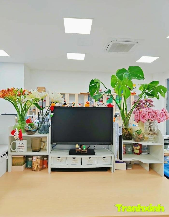 decor bàn làm việc tối giản