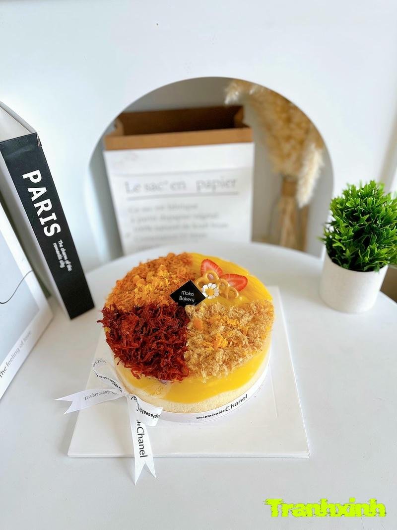 decor bánh bông lan trứng muối hấp dẫn