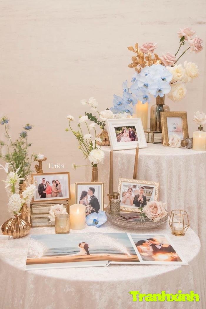 trang trí bàn ảnh cưới chi phí thấp