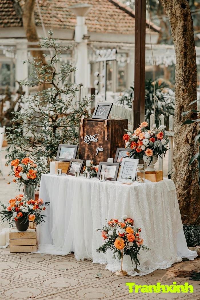 trang trí bàn ảnh cưới lớn