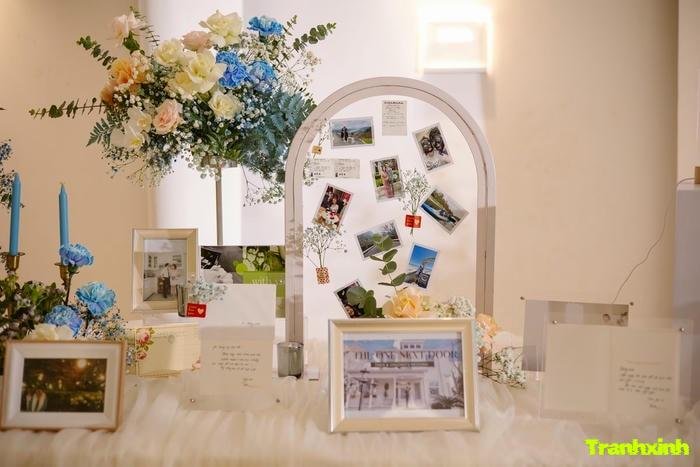 trang trí bàn ảnh cưới rustic đơn giản