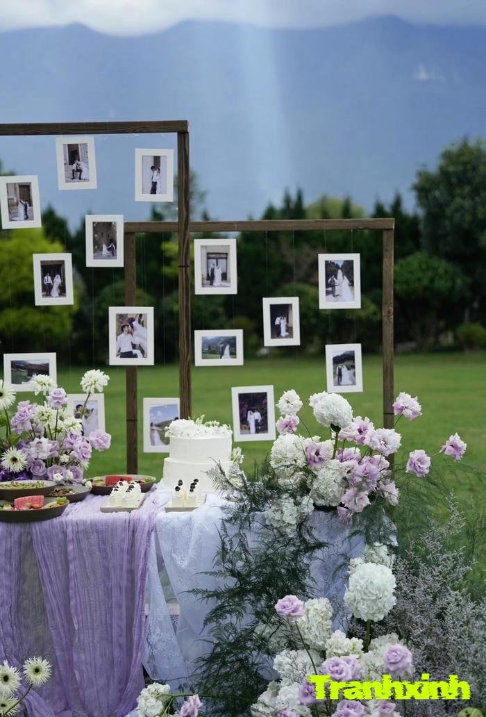 trang trí bàn ảnh cưới tự làm