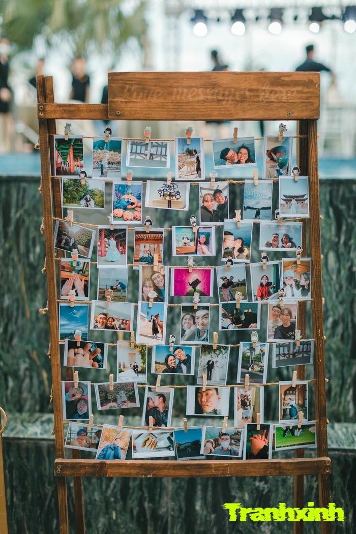 trang trí bàn để ảnh cưới cho tiệc