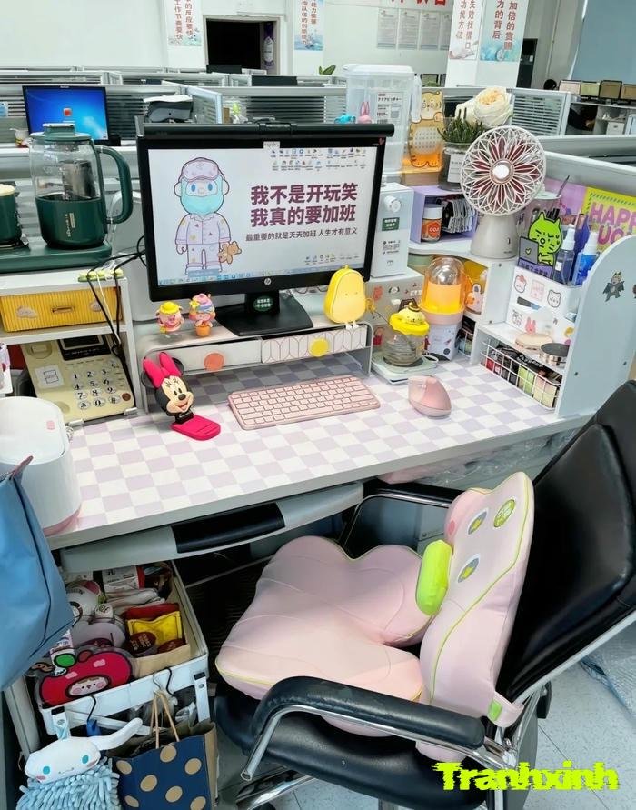 trang trí bàn làm việc kiểu hàn