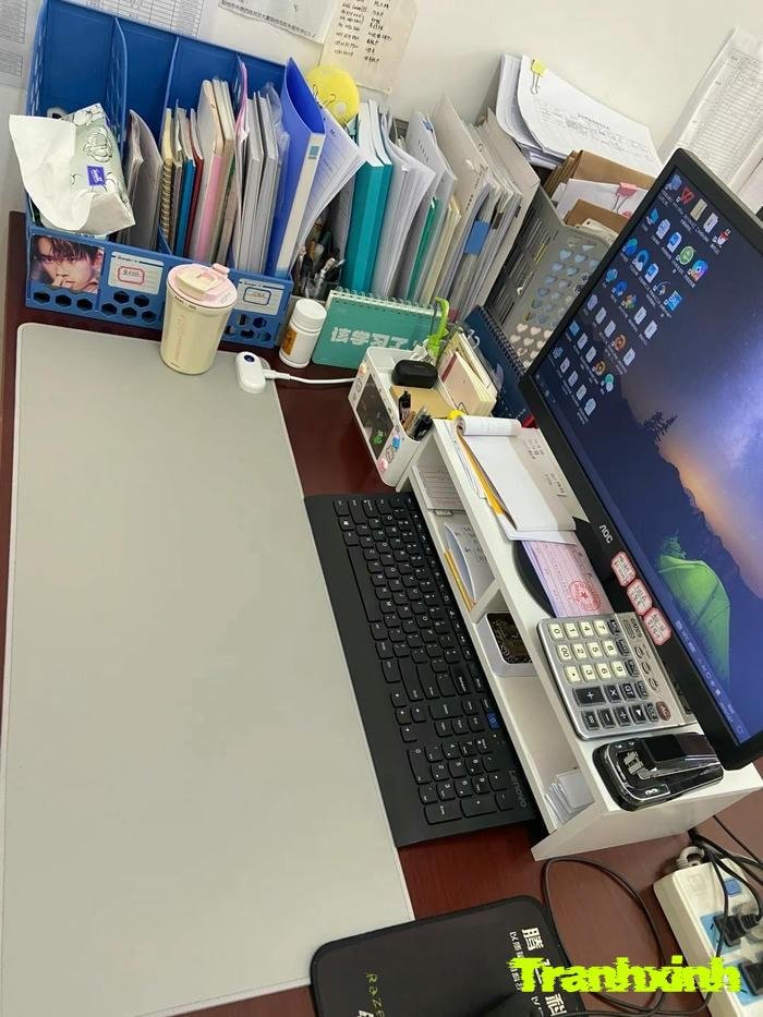 trang trí bàn làm việc nghệ thuật