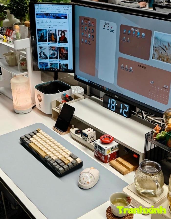 trang trí bàn làm việc phong thủy