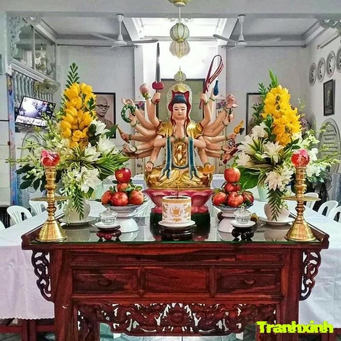 trang trí bàn thờ tượng nghìn tay