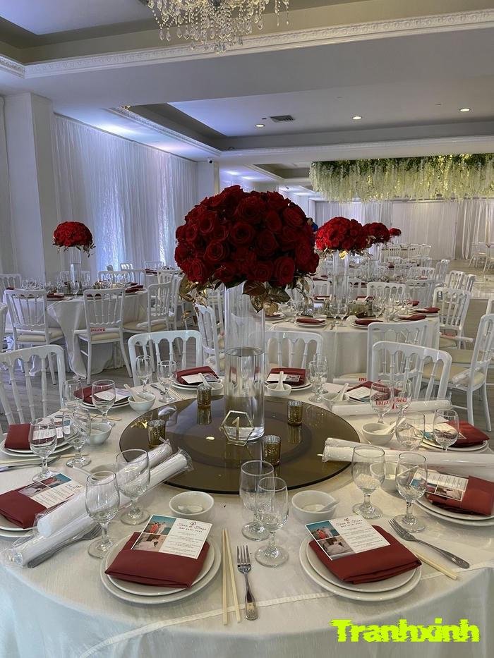 trang trí bàn tiệc ấm cúng