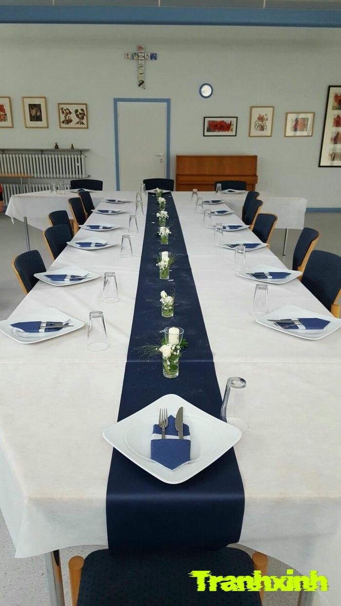 trang trí bàn tiệc cưới