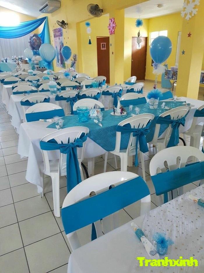 trang trí bàn tiệc hiện đại