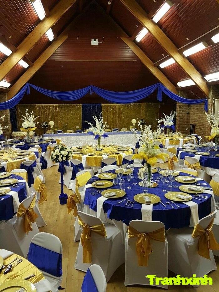 trang trí bàn tiệc họp mặt