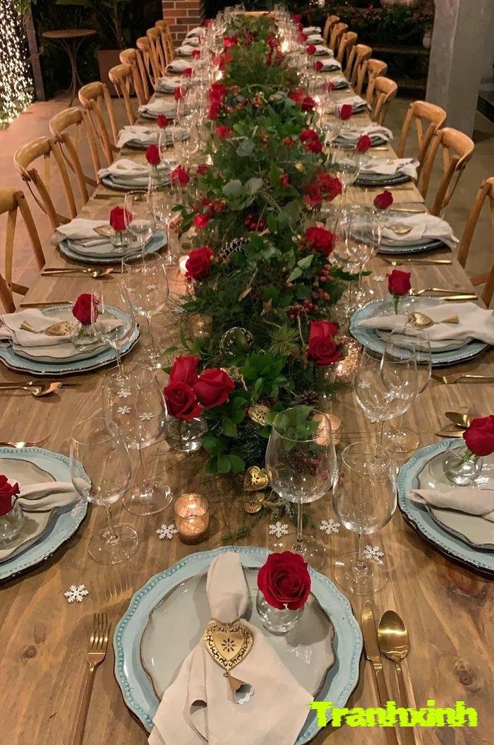 trang trí bàn tiệc màu sắc