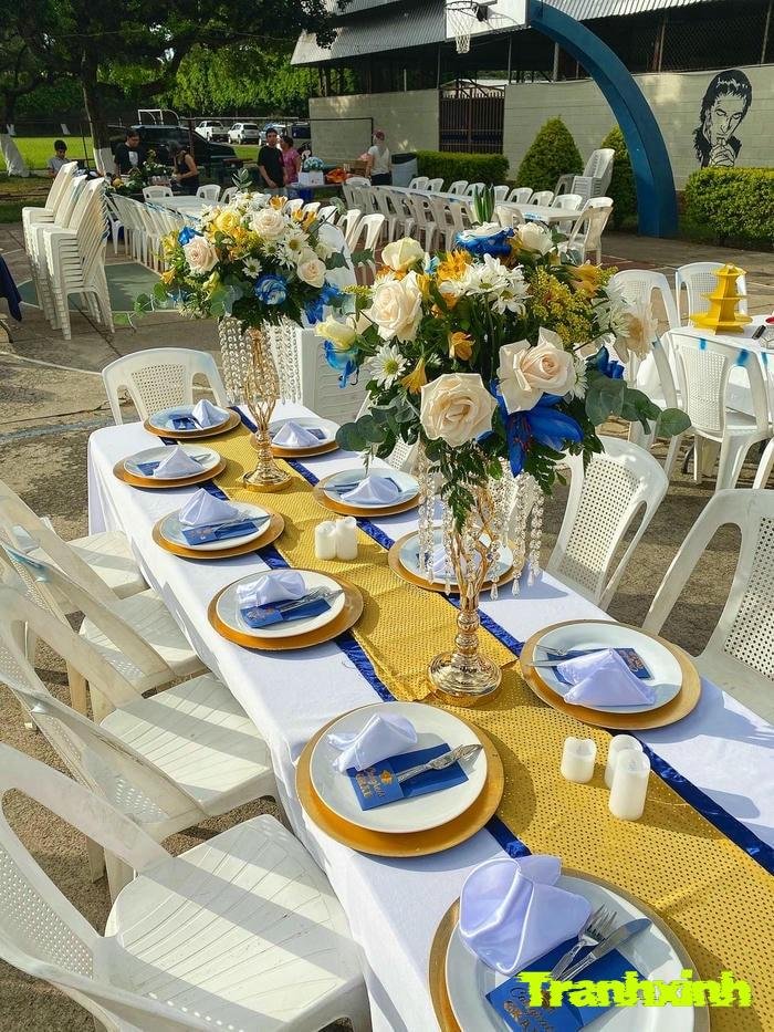 trang trí bàn tiệc theo chủ đề