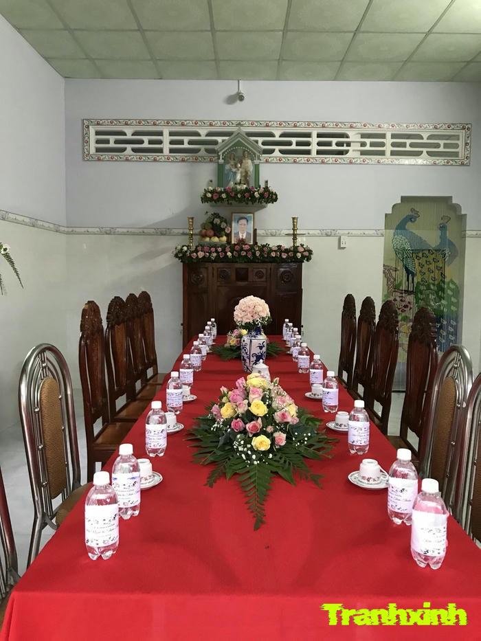 trang trí bàn tiệc