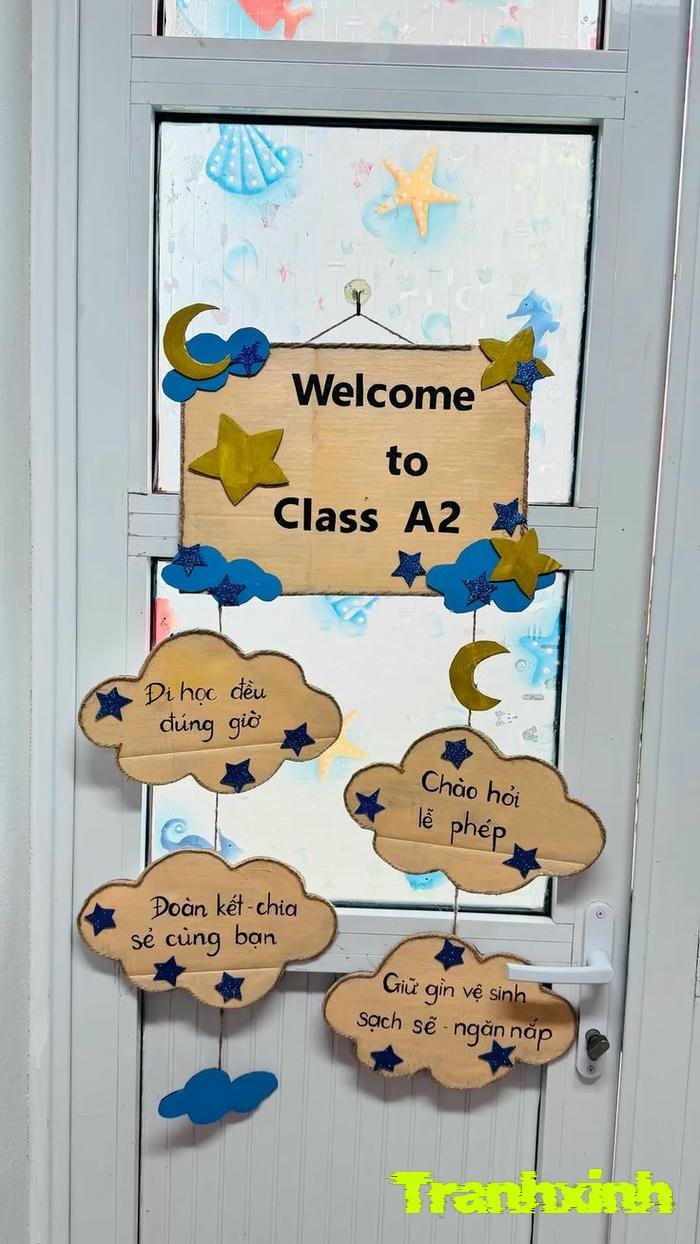 trang trí bảng tên lớp học