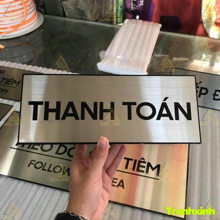 trang trí bảng tên văn phòng