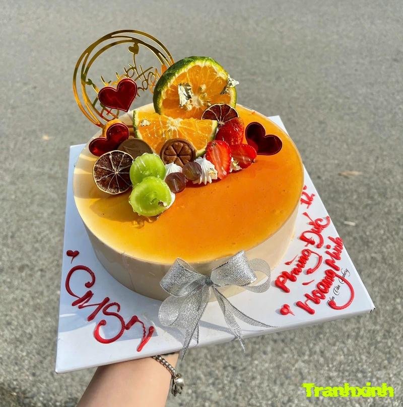 trang trí bánh mousse chanh dây với chữ