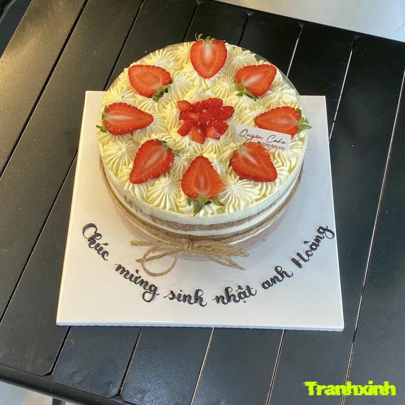 trang trí bánh sinh nhật với dâu tây