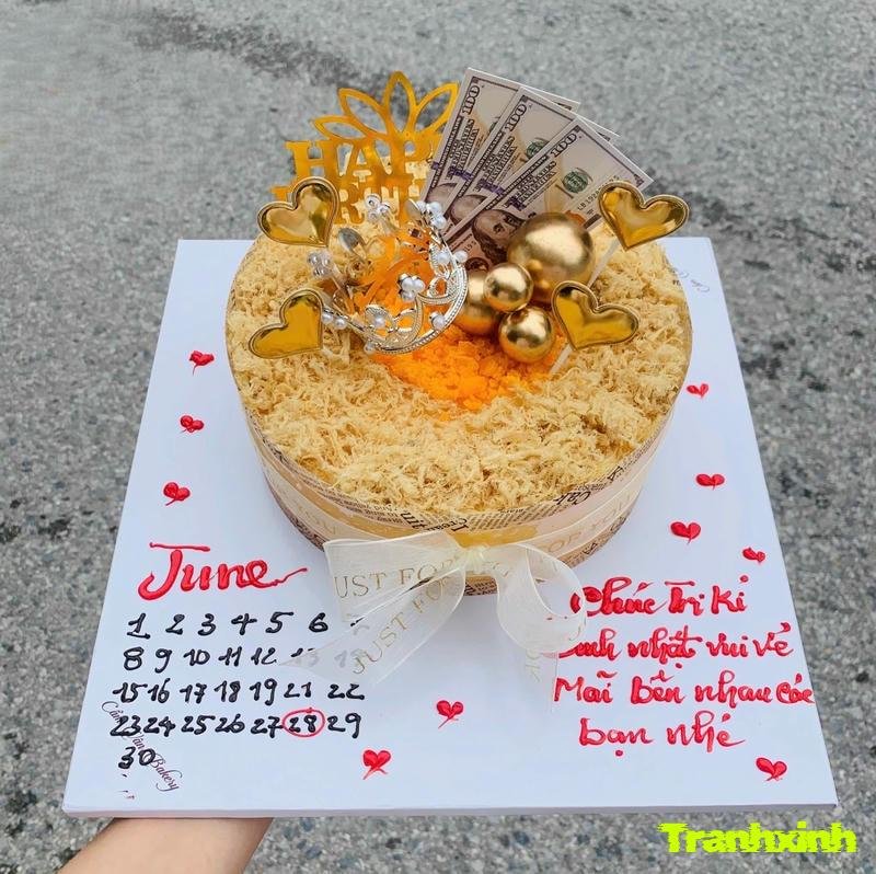 trang trí trứng muối trên bánh bông lan