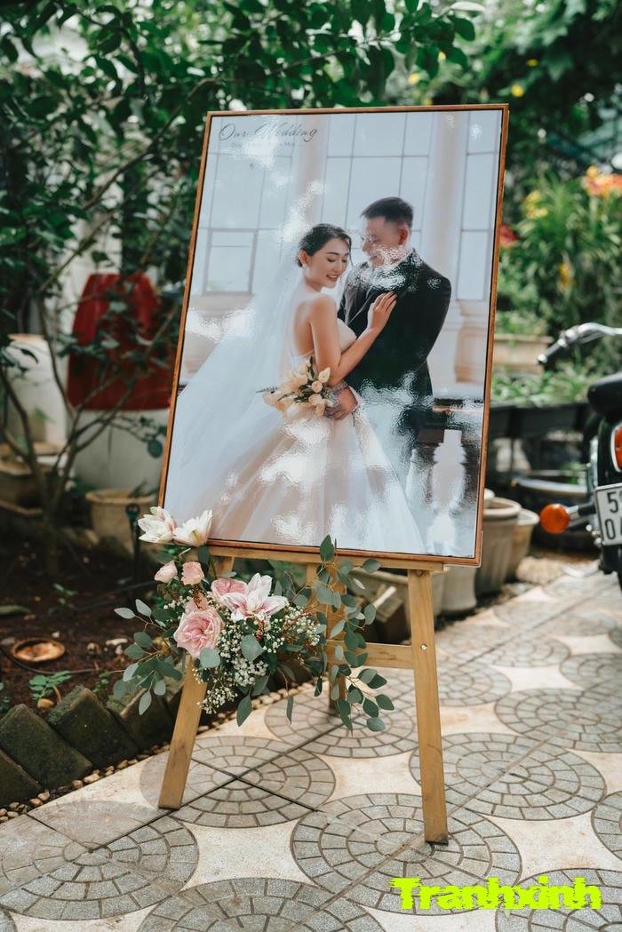 ý tưởng trang trí bàn ảnh cưới đơn giản