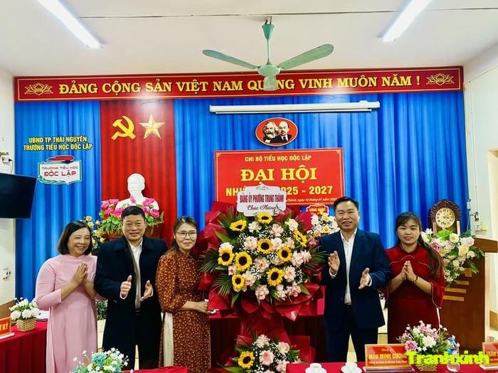 anh trang trí đại hội chi bộ