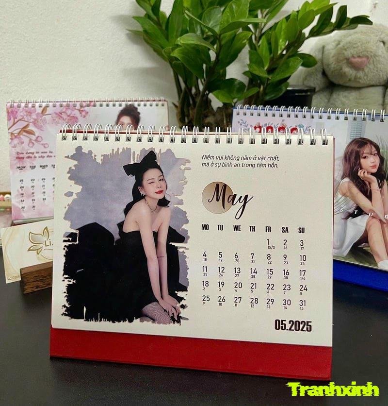 bài vẽ trang trí bìa lịch treo tường lớp 7