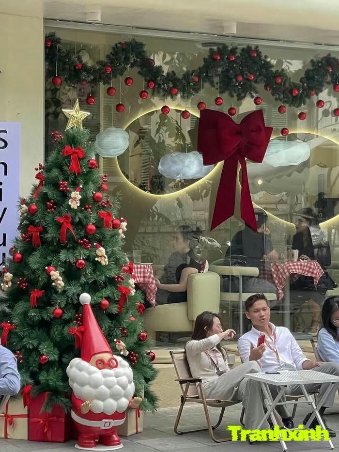 cây thông noel trang trí