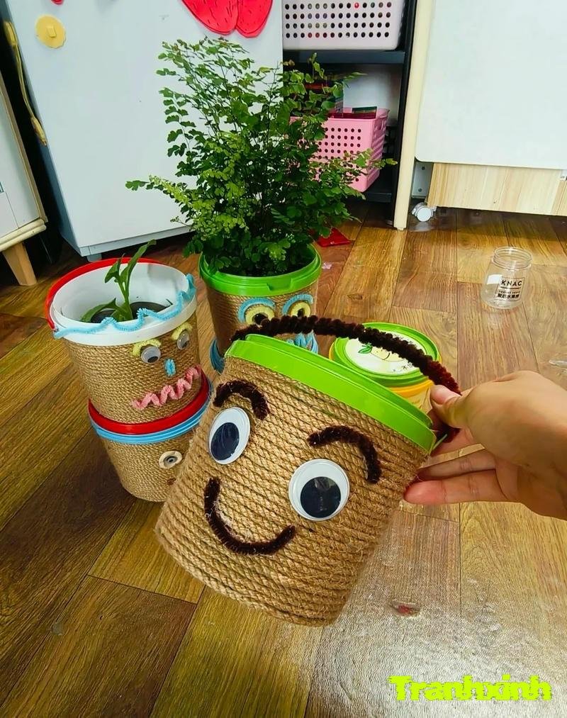 chậu cây nhỏ trang trí