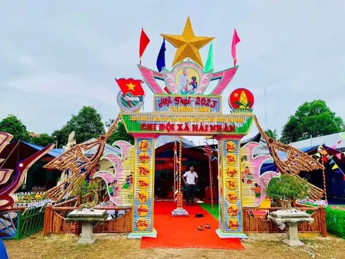 đồ trang trí cổng trại