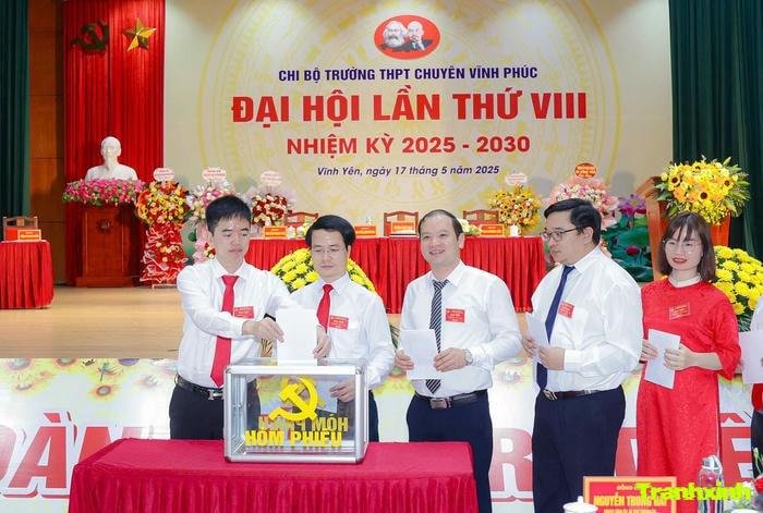 khẩu hiệu trang trí đại hội chi bộ