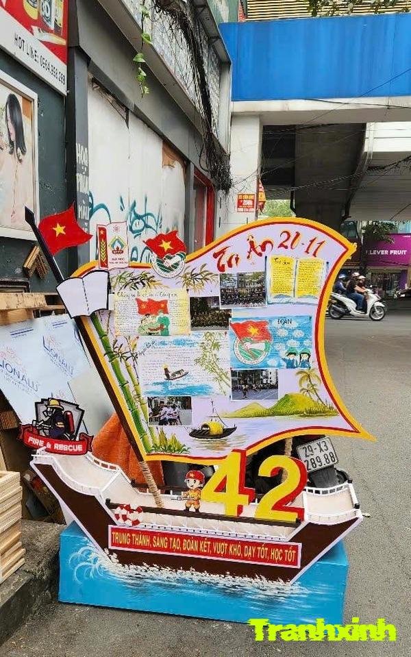 mẫu trang trí báo tường