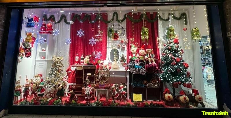 mẫu trang trí noel trên cửa kính