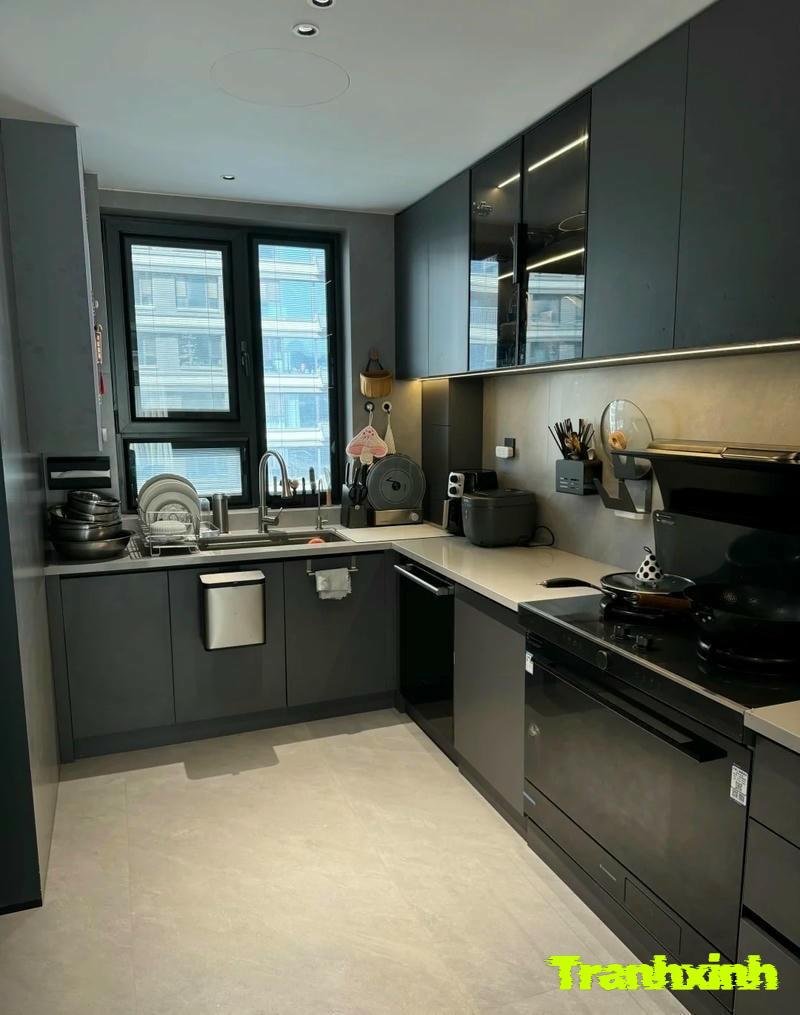 trang trí bếp tông trầm