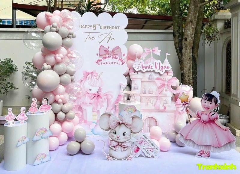 trang trí bóng bay hồng trắng