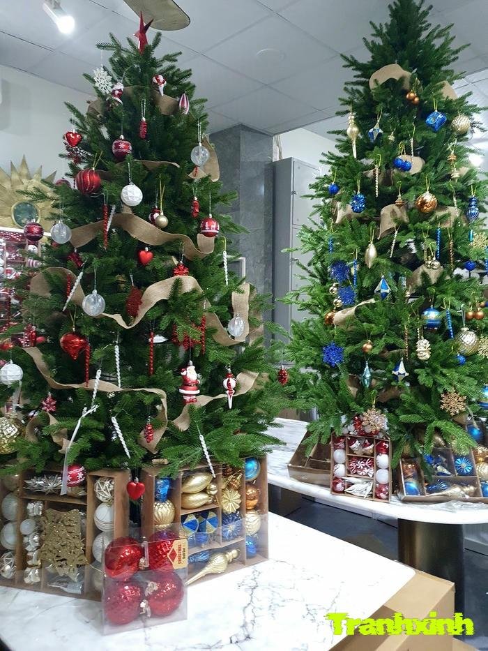 trang trí cây thông noel màu xanh