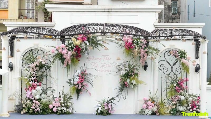 trang trí cổng cưới đơn giản
