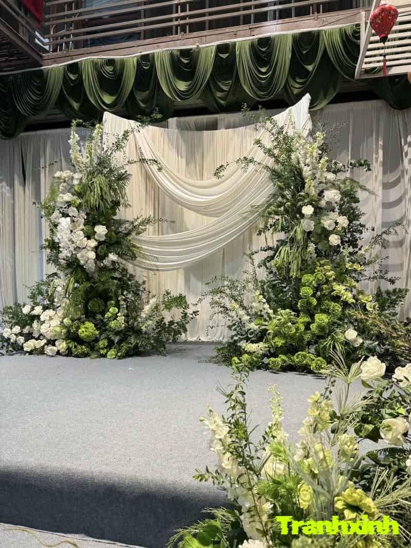 trang trí cổng cưới hót