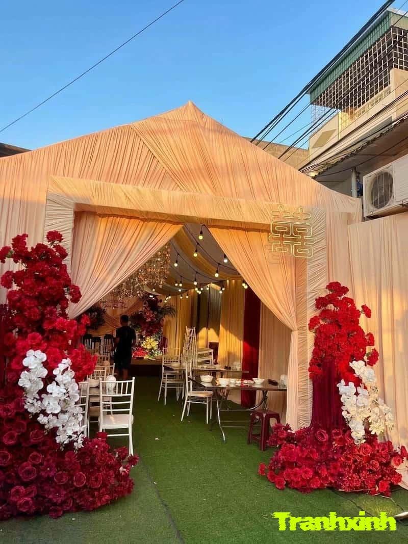 trang trí cổng cưới thành phố