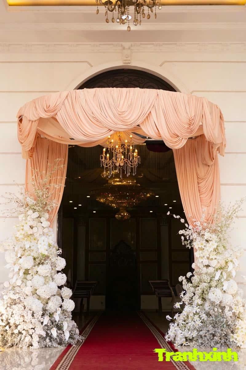 trang trí cổng cưới tông ca,