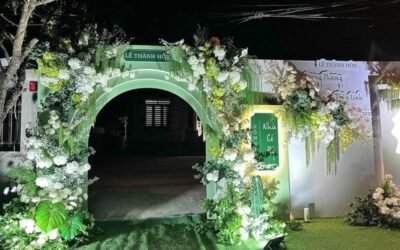 trang trí cổng cưới xanh lá
