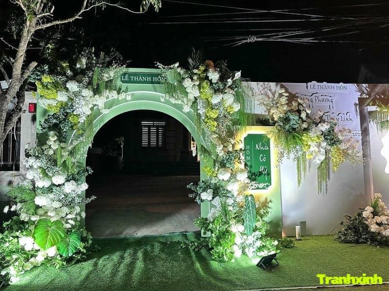 trang trí cổng cưới xanh lá