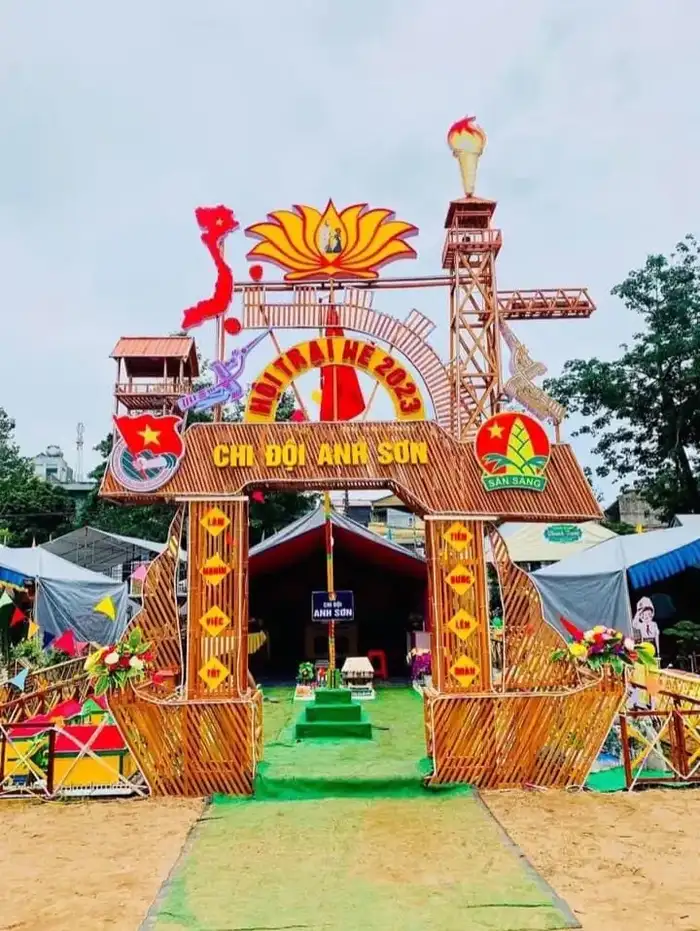 trang trí cổng trại ngày hội trại