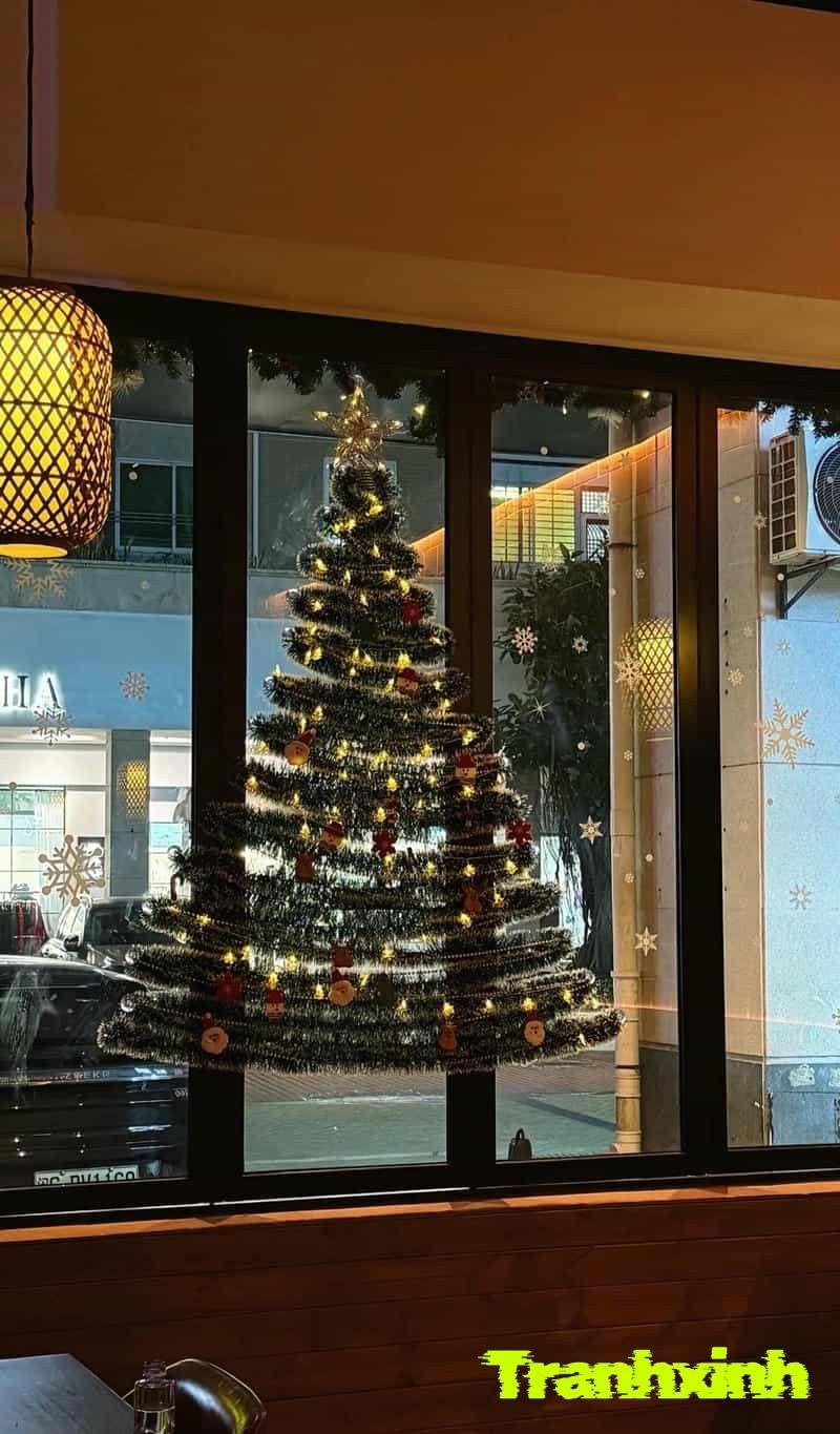 trang trí cửa kính noel 8k