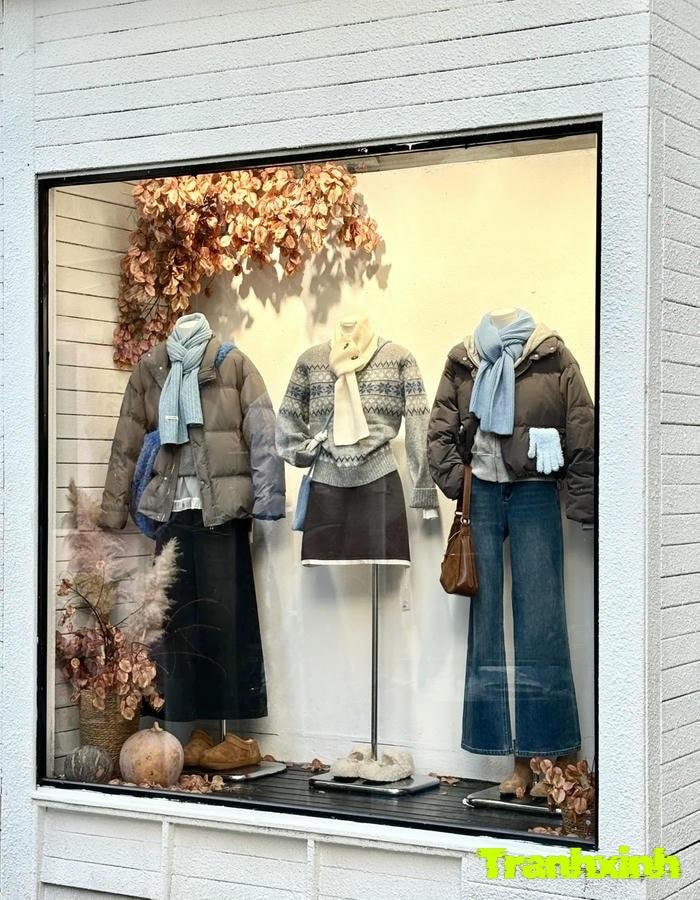 trang trí cửa kính tết cho shop quan ao