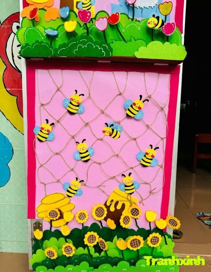 trang trí cửa lớp mầm non chú ong chăm chỉ
