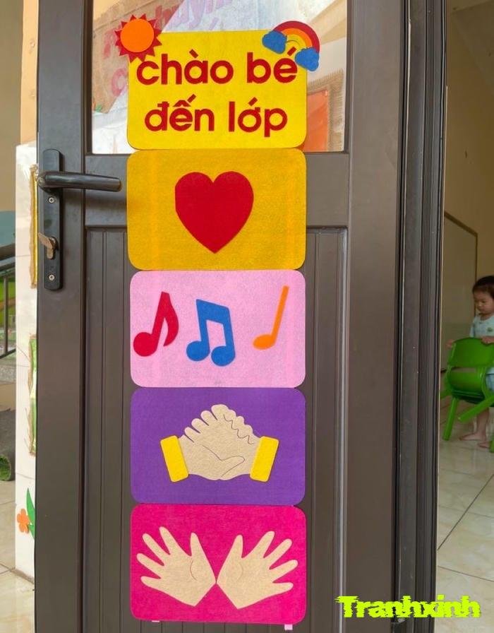 trang trí cửa lớp mầm non đơn giản