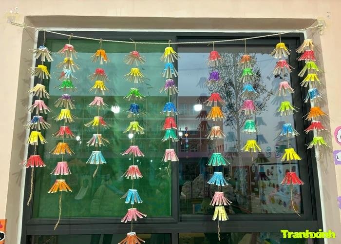 trang trí cửa sổ cheo